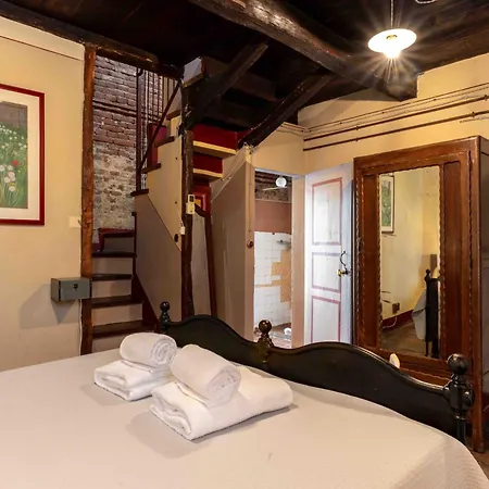 Borgo Casa Scaparone Alba (Piedmont)