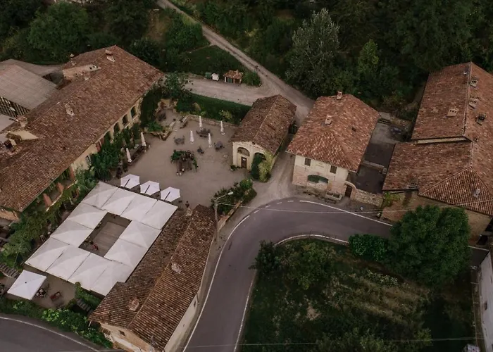 Borgo Casa Scaparone Farm stay Alba (Piedmont)