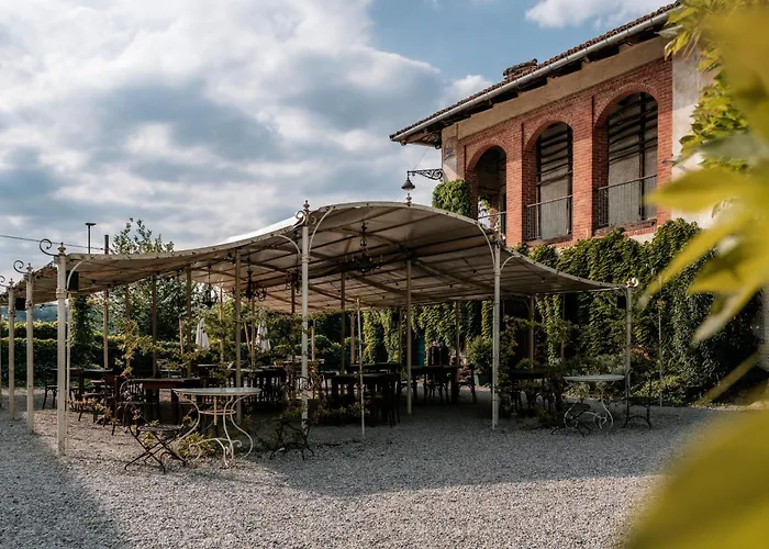 Borgo Casa Scaparone Alba (Piedmont)