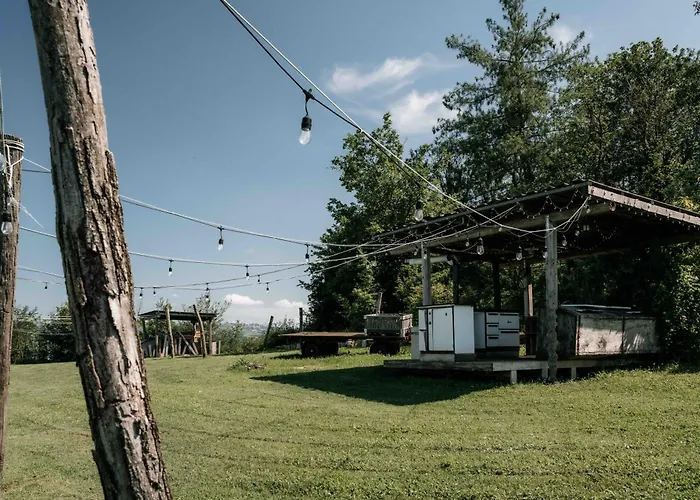 Farm stay Borgo Casa Scaparone Alba (Piedmont)